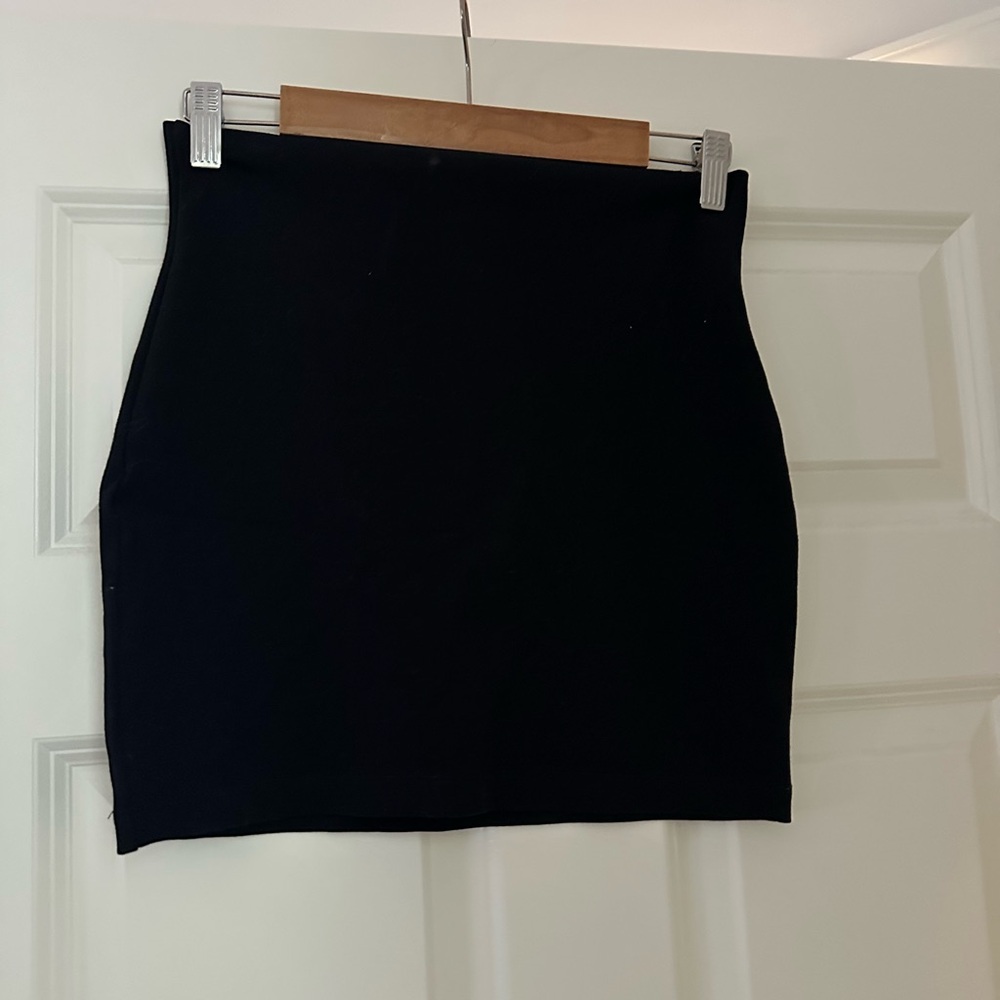 Windsor Black Mini Pencil Skirt for Night Out
